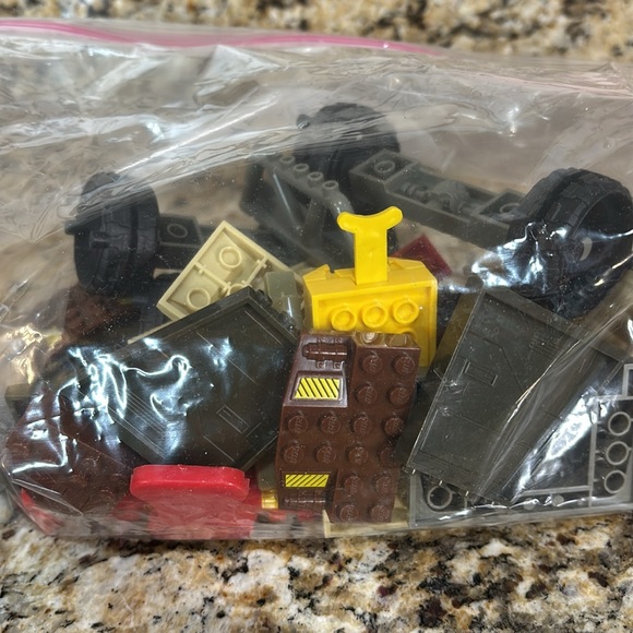 Random pieces of BTR. Can fit with Lego. - Picture 4 of 4